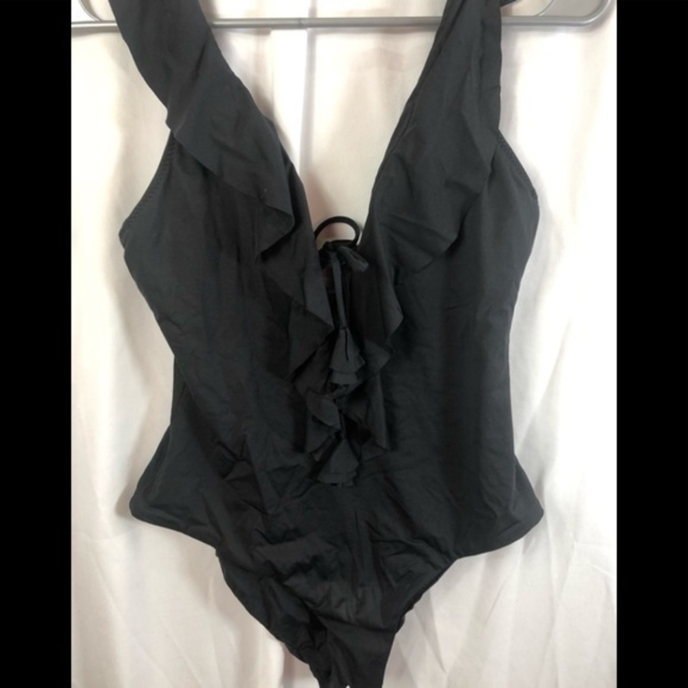 Becca Socialite Ruffle One Piece Swimsuit Size S
